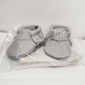 Freshly Picked New Moccs Sz 1 Moccasins Leather Cashmere Gray Baby Shoes US 2.5